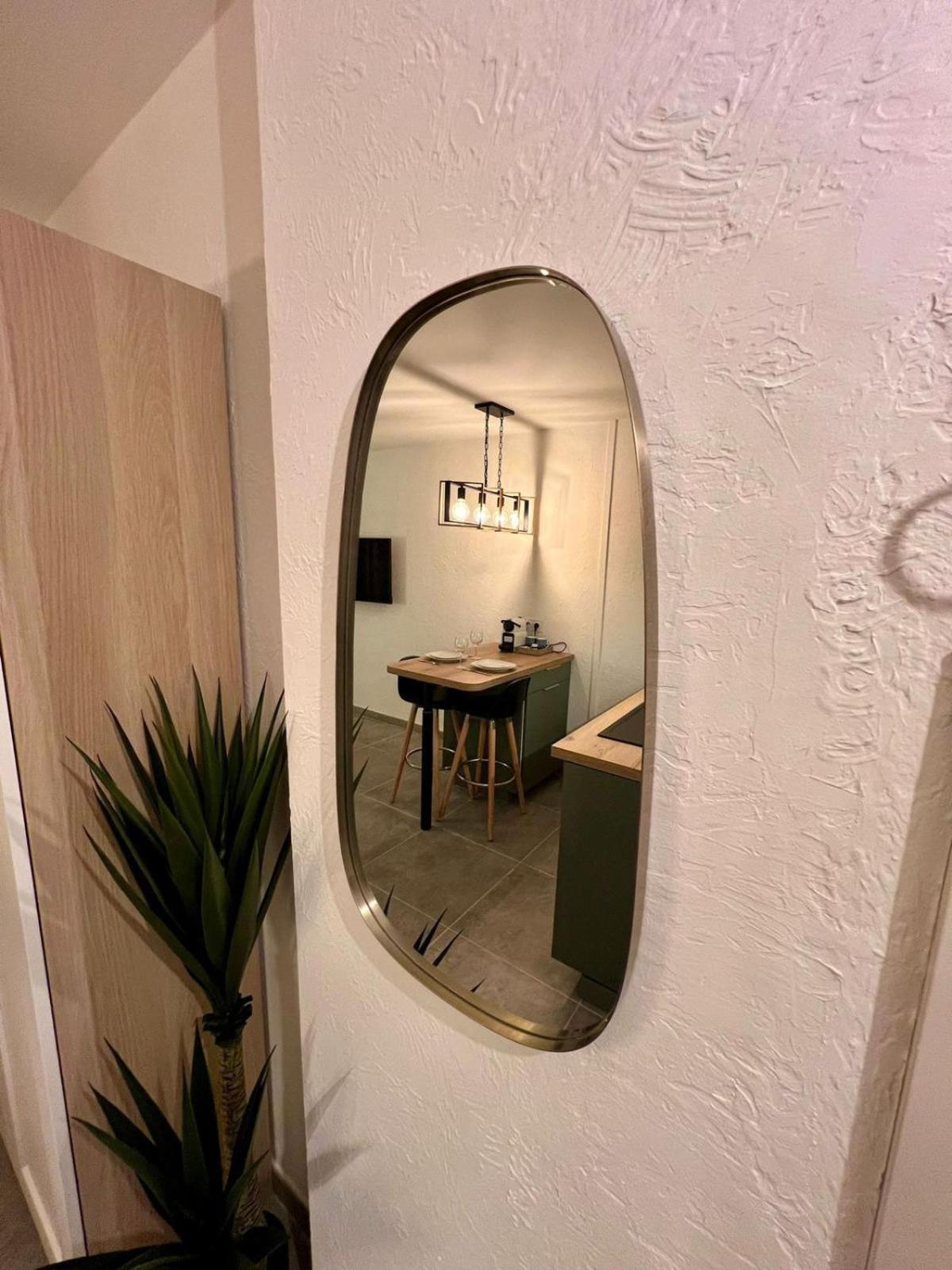 Studio Climatise, Cosy Et Calme Au Centre Ville Antibes Buitenkant foto